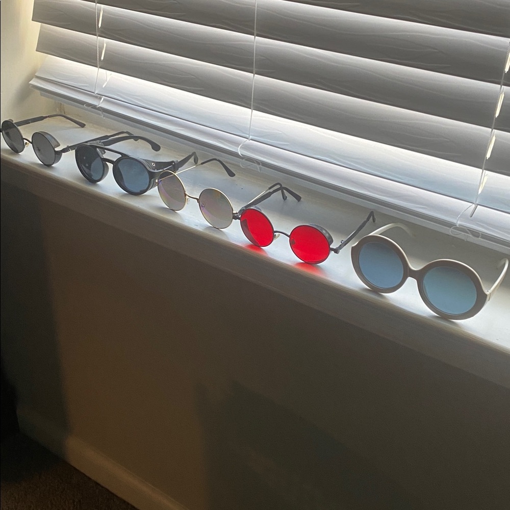 Round Vintage-Inspired Sunglasses Lot assorted red Elton white black
